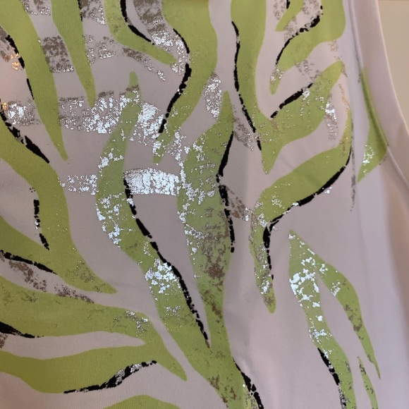 Chico’s RARE silver foil & lime golf blouse lightweight sz 2 (12-14) - Picture 2 of 6